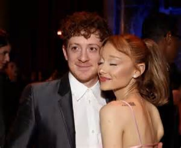 Are ethan and zeena cousins?