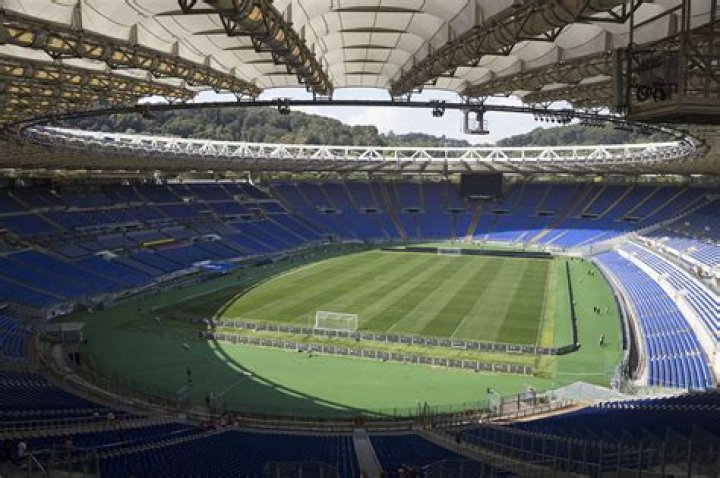 Do roma and lazio share a stadium?