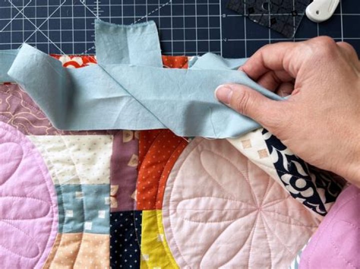 Should binding for a quilt be cut on the bias?
